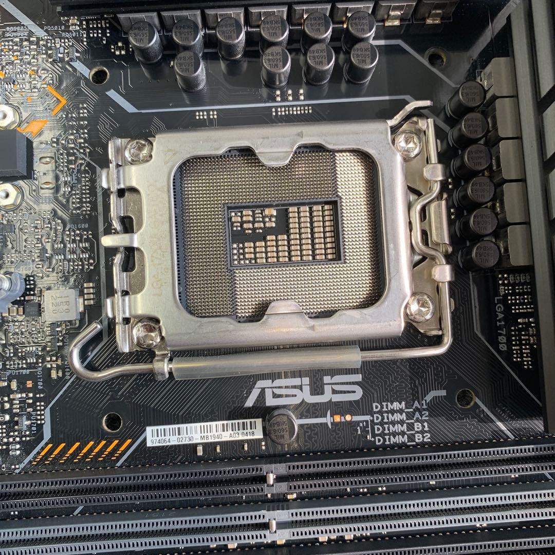 ASUS TUF GAMING B660M-PLUS D4 マザーボード