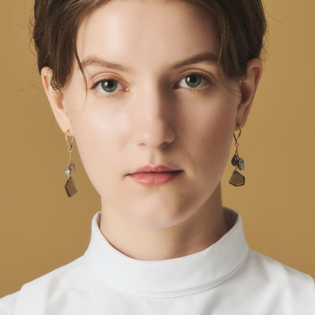 ふ*り様 美品 K10クォーツピアスチャーム スモーキークォーツ ラブラドライト