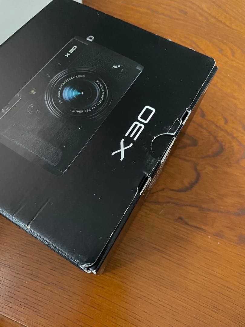 【新品未使用品】　FUJIFILM プレミアムコンパクトデジタルカメラ　X30