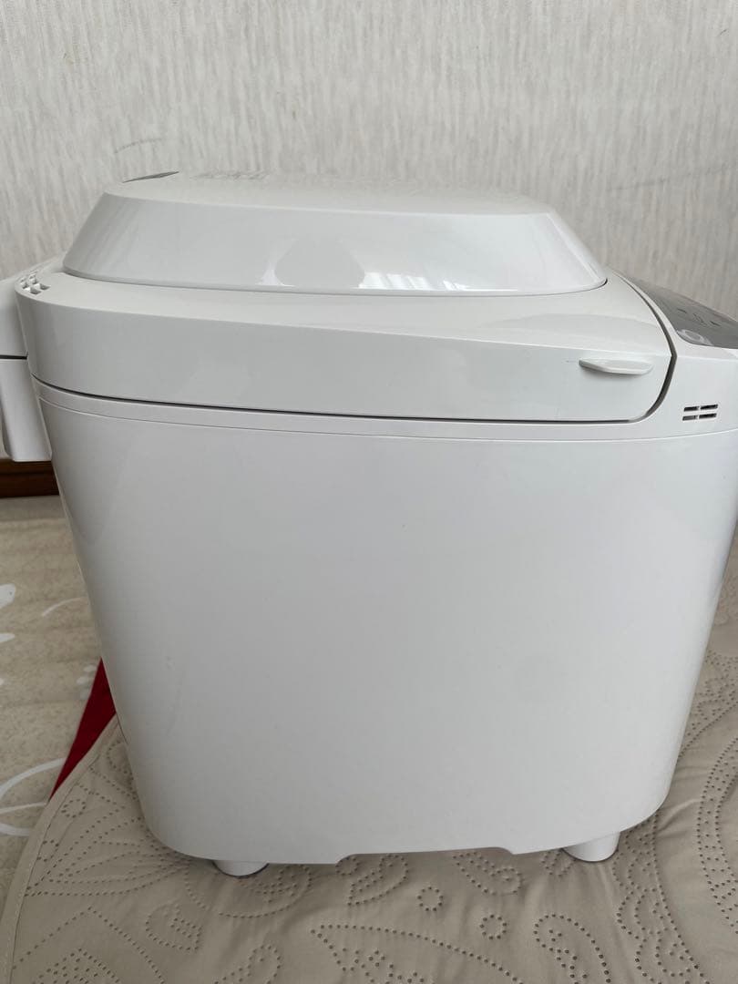 22年製　パナソニック ホームベーカリー SD-BMT2000-W