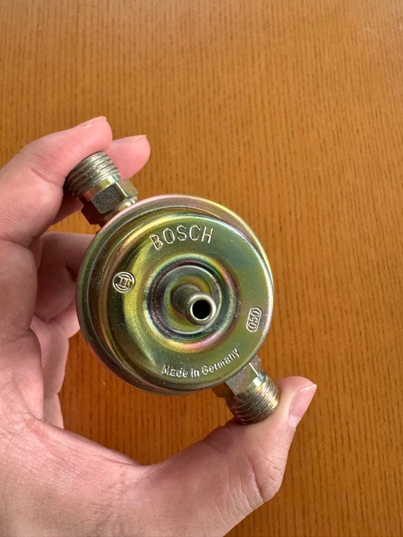 BOSCH 燃料圧力レギュレーター 0 280 160 215