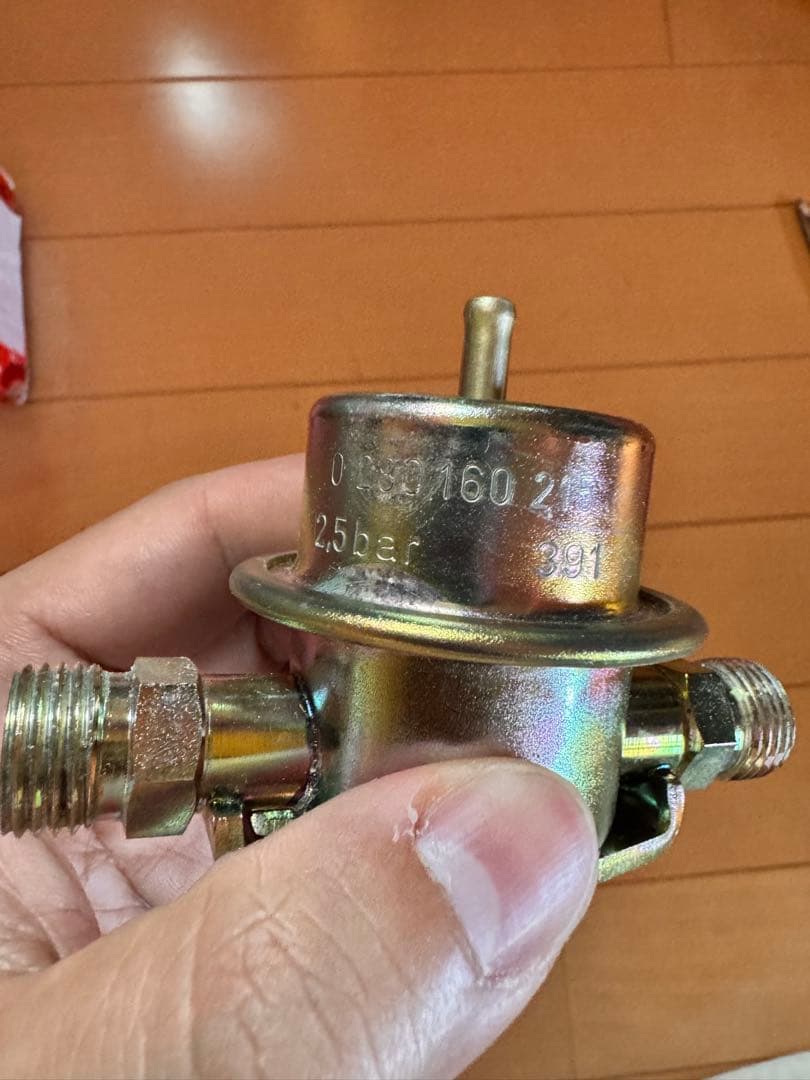 BOSCH 燃料圧力レギュレーター 0 280 160 215