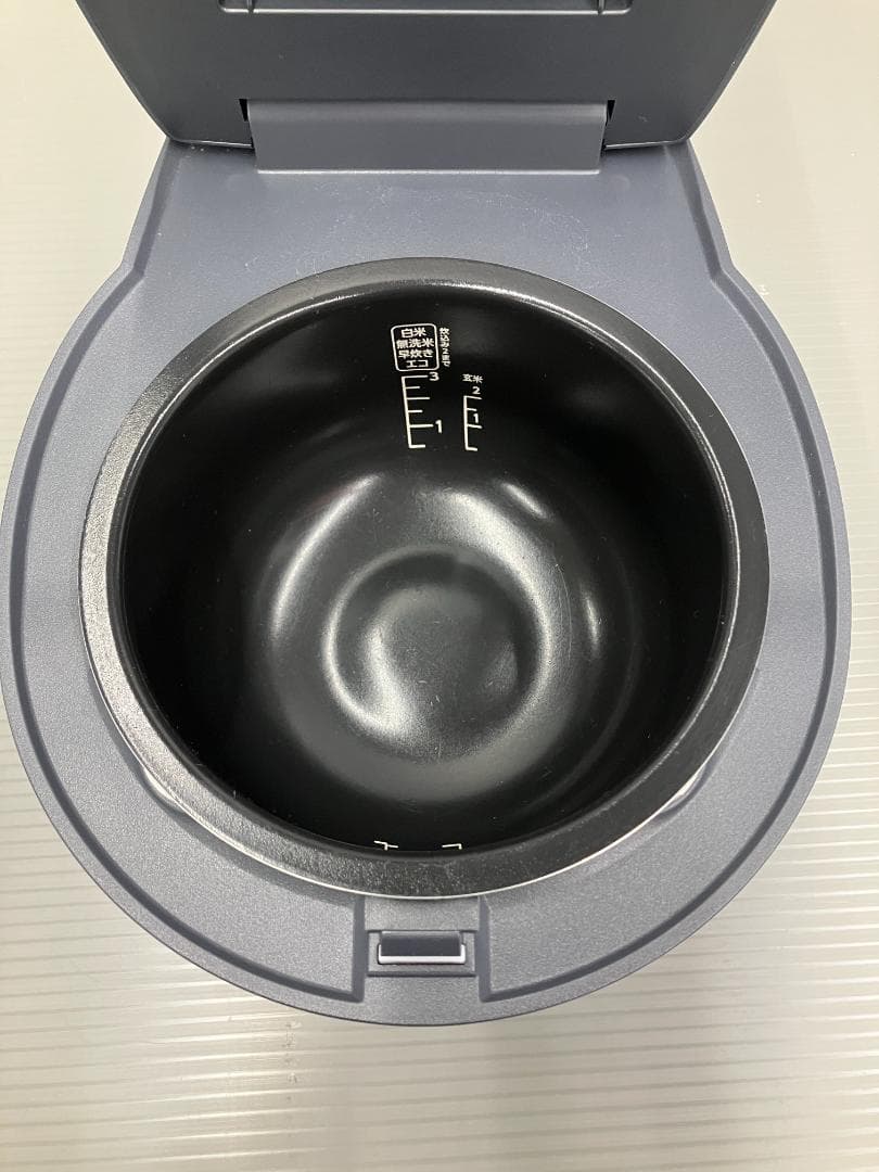 アイリスオーヤマ 炊飯器 RC-ISA30AZ-HA 2023年製