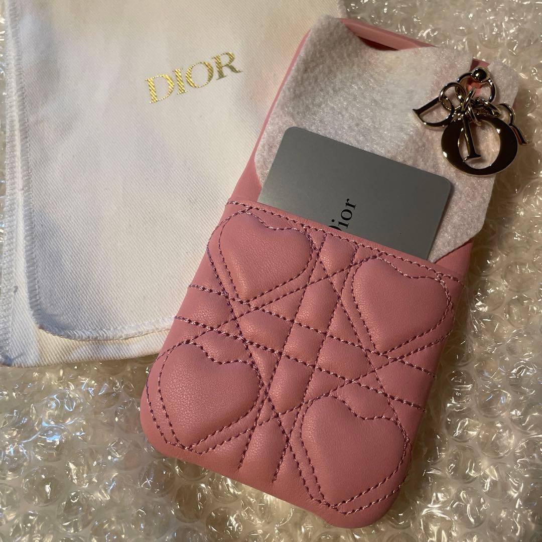DIOR ディオール　ハート　キルティング　iPhone15pro ケース