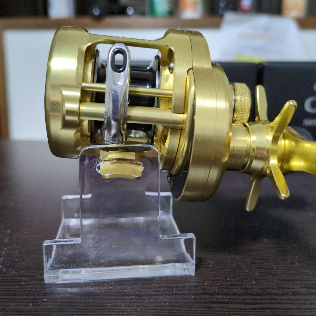 【美品】SHIMANO 15 カルカッタコンクエスト101HG