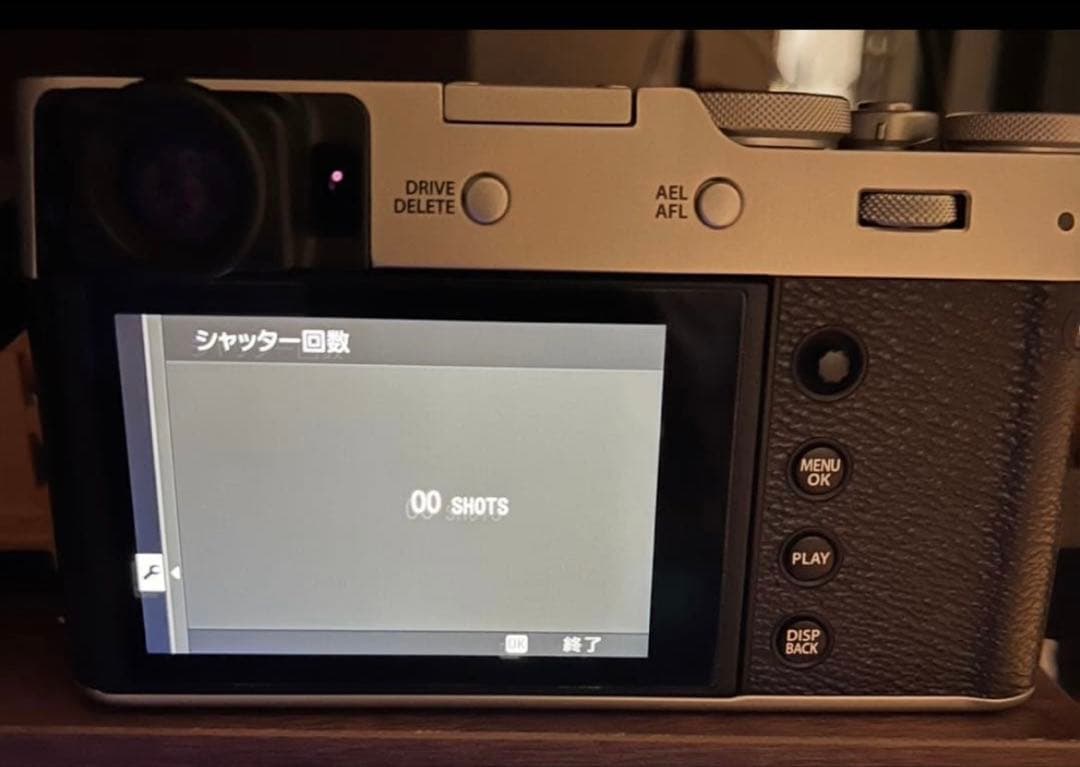未使用品同様　FUJIFILM デジタルカメラ　X100V シルバー