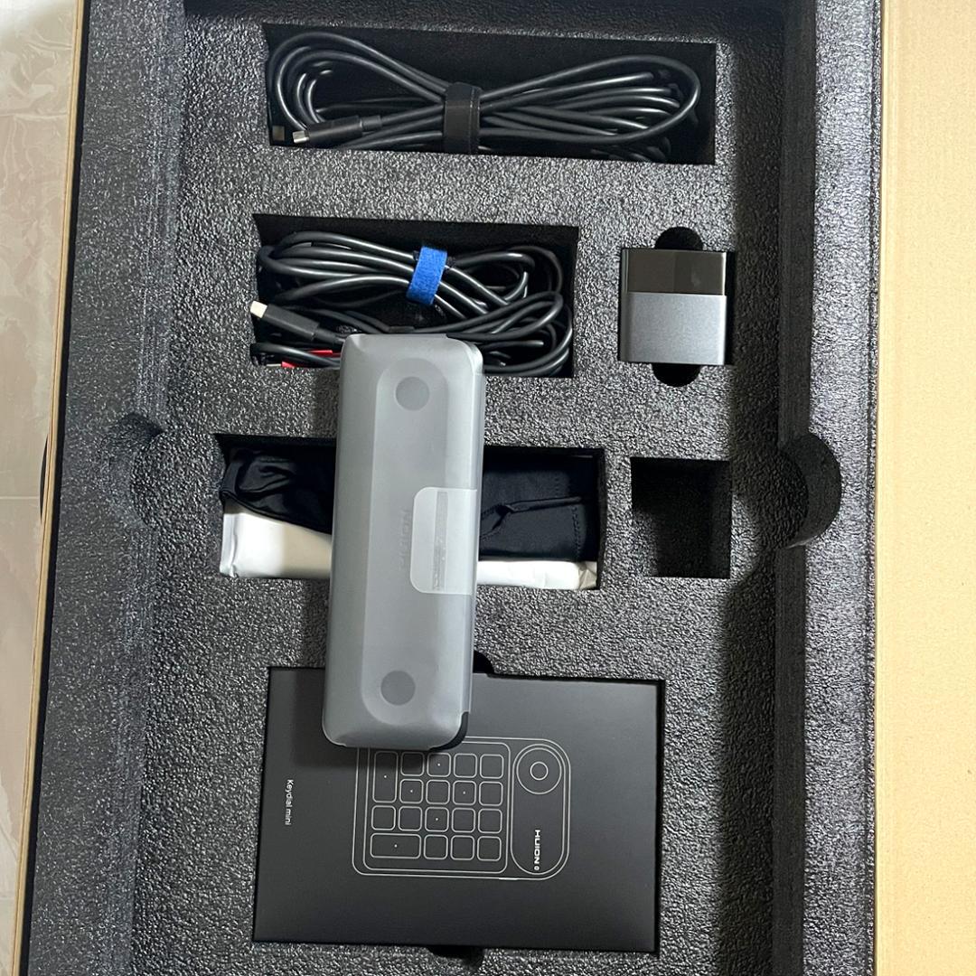 HUION Kamvas Pro 19 本体＋保護フィルム＋替え芯10本 液タブ