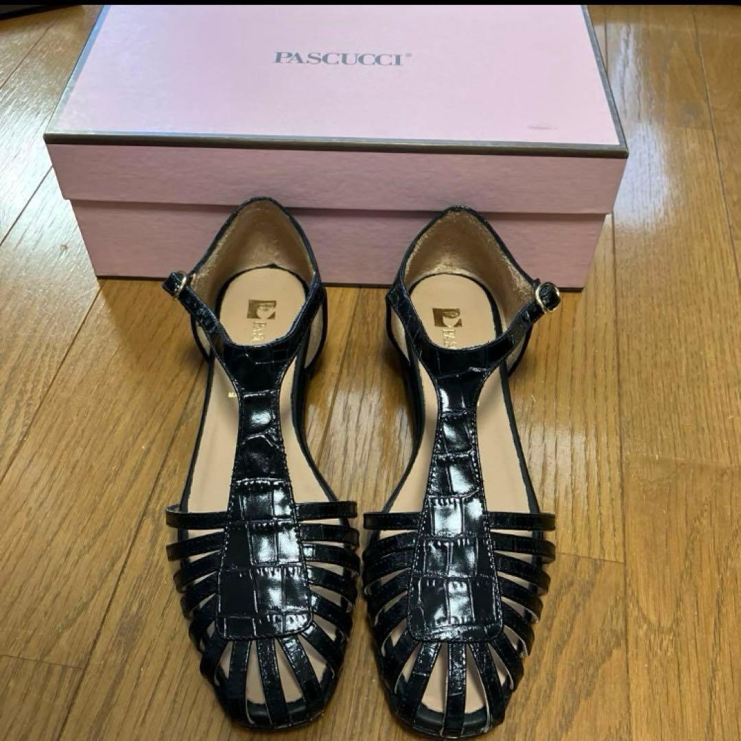 専用　PASCUCCI ブラック ストラップサンダル 37