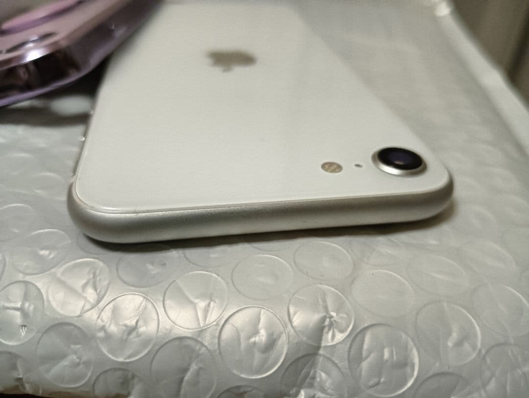 値下げ！超美品！SIMフリー100%バッテリー付iPhoneSE第2世代ホワイト