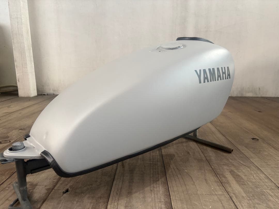 SR400 ガソリンタンク　マットグレー＆ブラック（自家塗装）