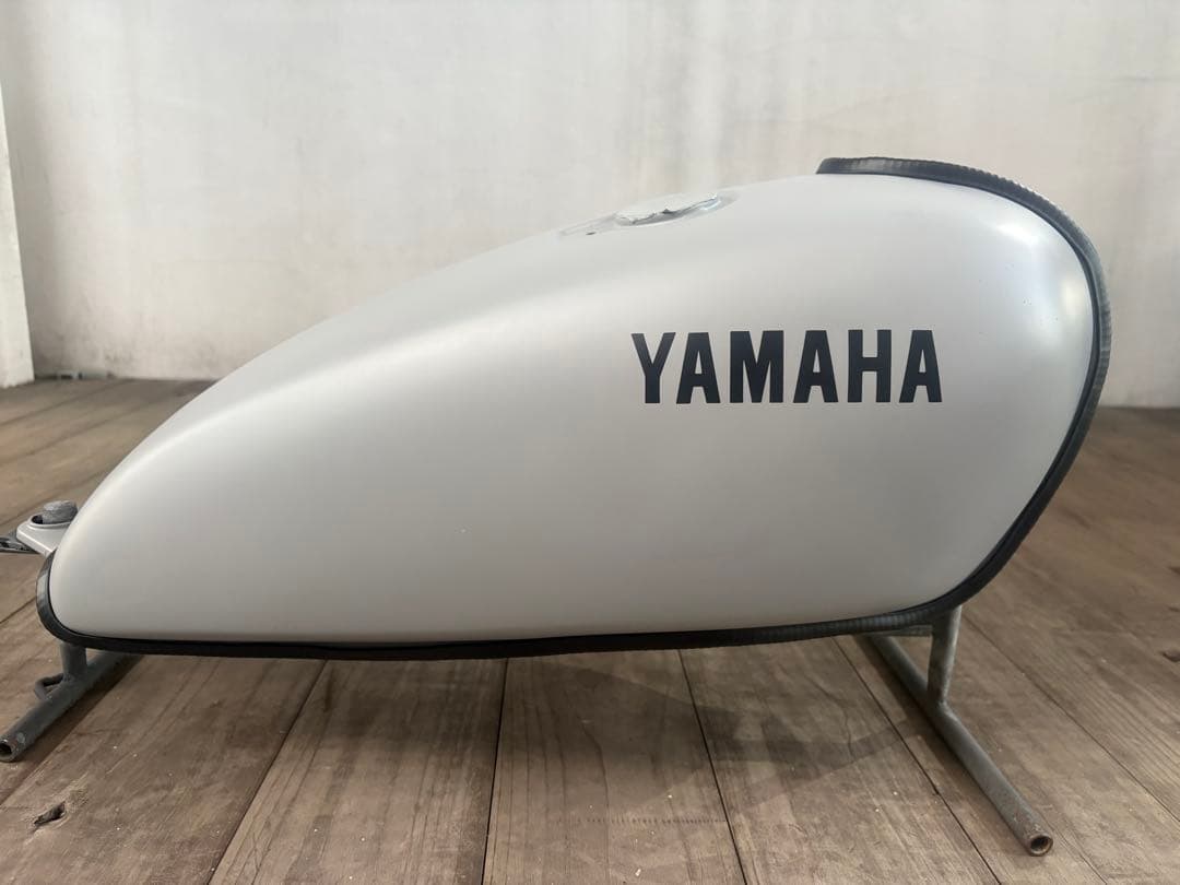 SR400 ガソリンタンク　マットグレー＆ブラック（自家塗装）