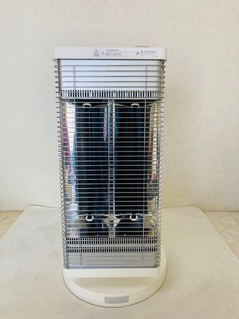 美品　ダイキン　遠赤外線暖房機　セラムヒート　ERFT11WS-W　2019年製