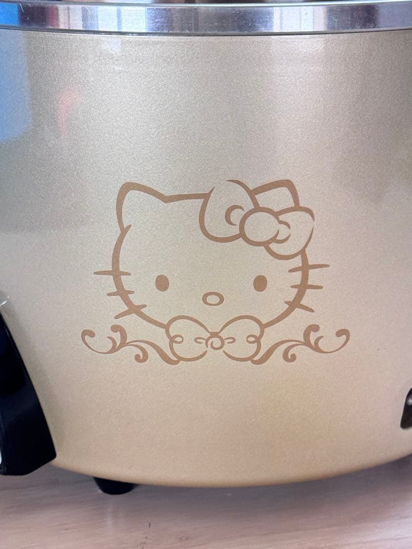 大同電鍋 10合 限定ハローキティーゴールドモデル　Hello kitty