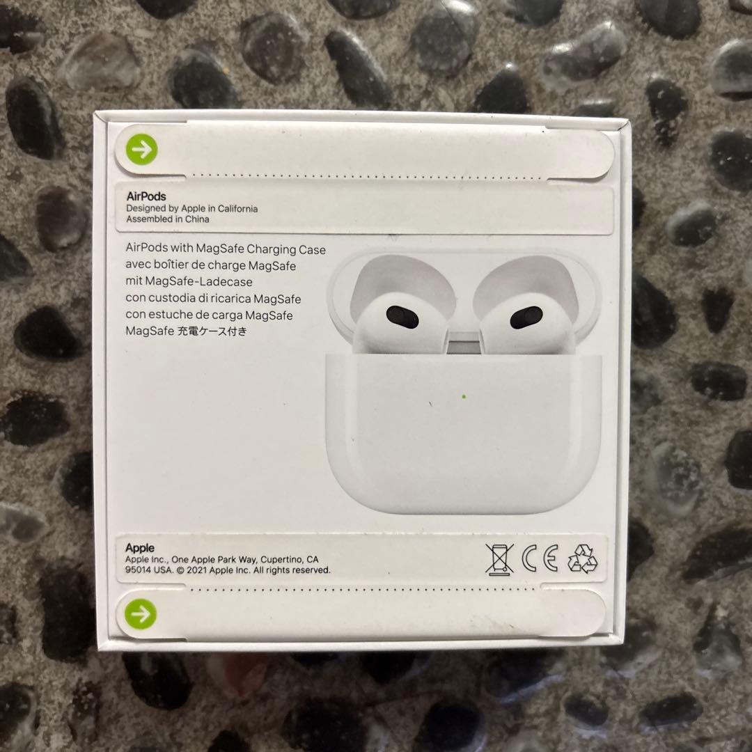 Airpods 第3世代 正規品 Lightning充電 MagSafe