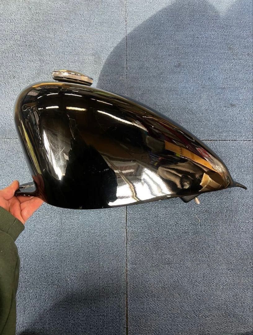 スティード Steed400 ガソリンタンク FRP製ブラック フューエルタンク