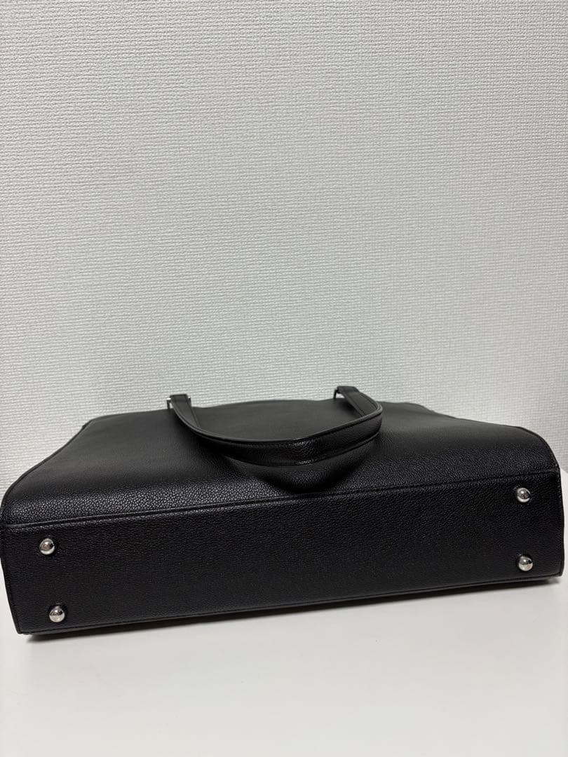 SUITSELECT × Samantha Thavasaコラボバッグ ブラック