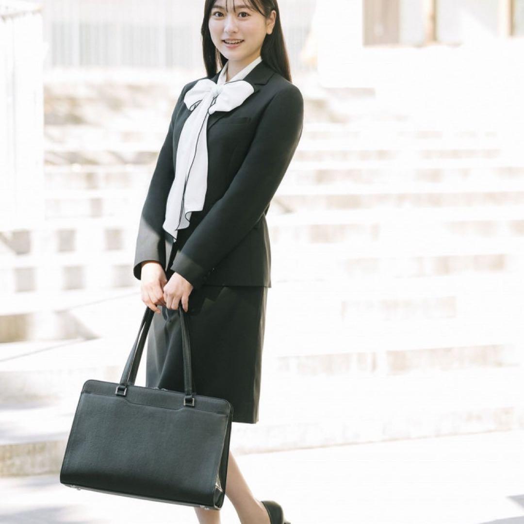 SUITSELECT × Samantha Thavasaコラボバッグ ブラック