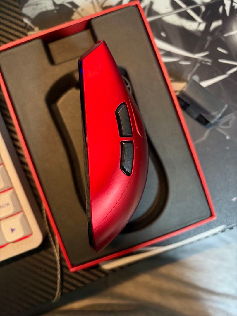 Razer Viper V3 Pro Sentinels Edition レッド