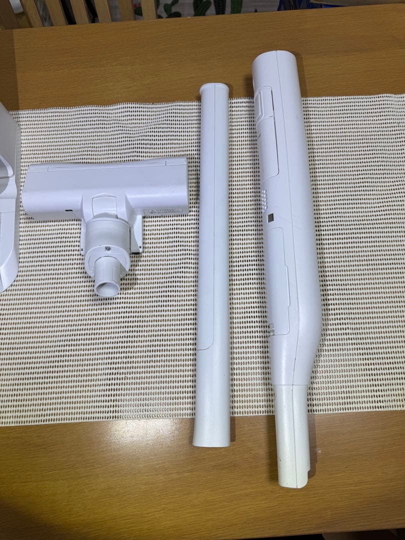 【送料無料】パナソニック コードレス 掃除機 MC-NS100K 2023年製