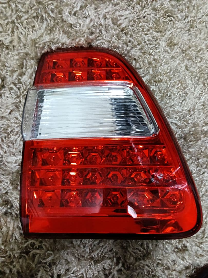未使用　ランドクルーザー100 LEDテール　背面レス用