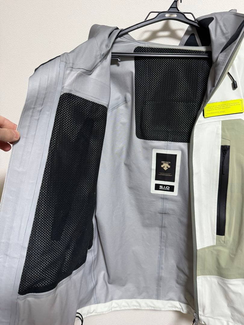 ゆ*ん様 DESCENTE TDスキーウェア Mサイズ 上下＋ミドラー3点セット