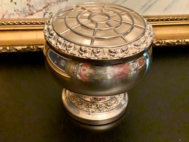 英国 アンティーク　IANTHE フラワー/ローズボウル・ベース/花器　銀メッキ