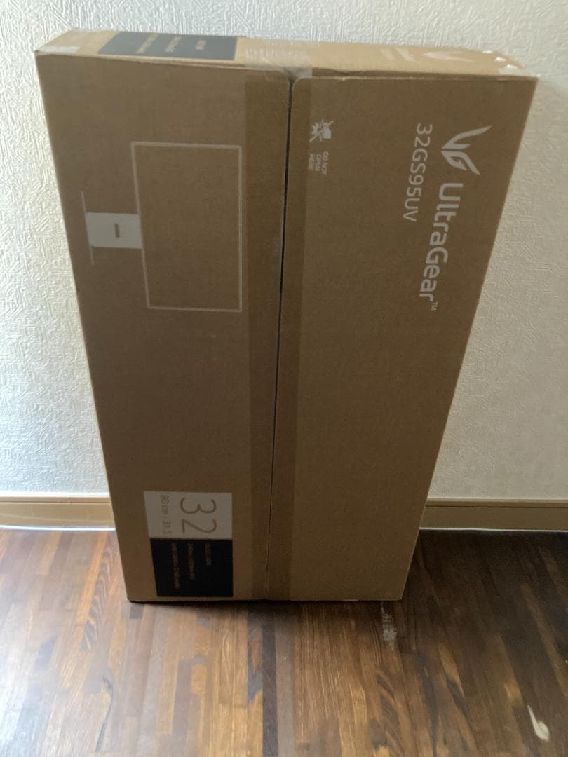 美品 LG 32GS95U-W 4K OLED ゲーミングモニター