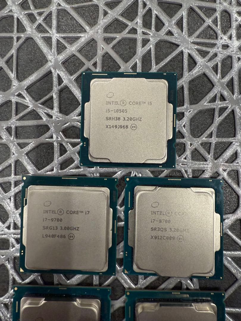 Intel core i7 9700、8700、i5 10505、7500×4
