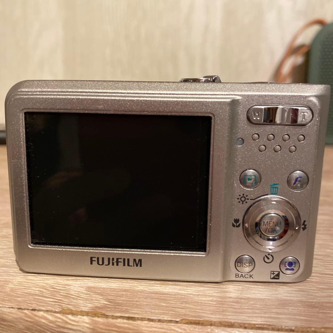 動作品☆送料無料　FUJIFILM FinePixF31fd 本体のみ