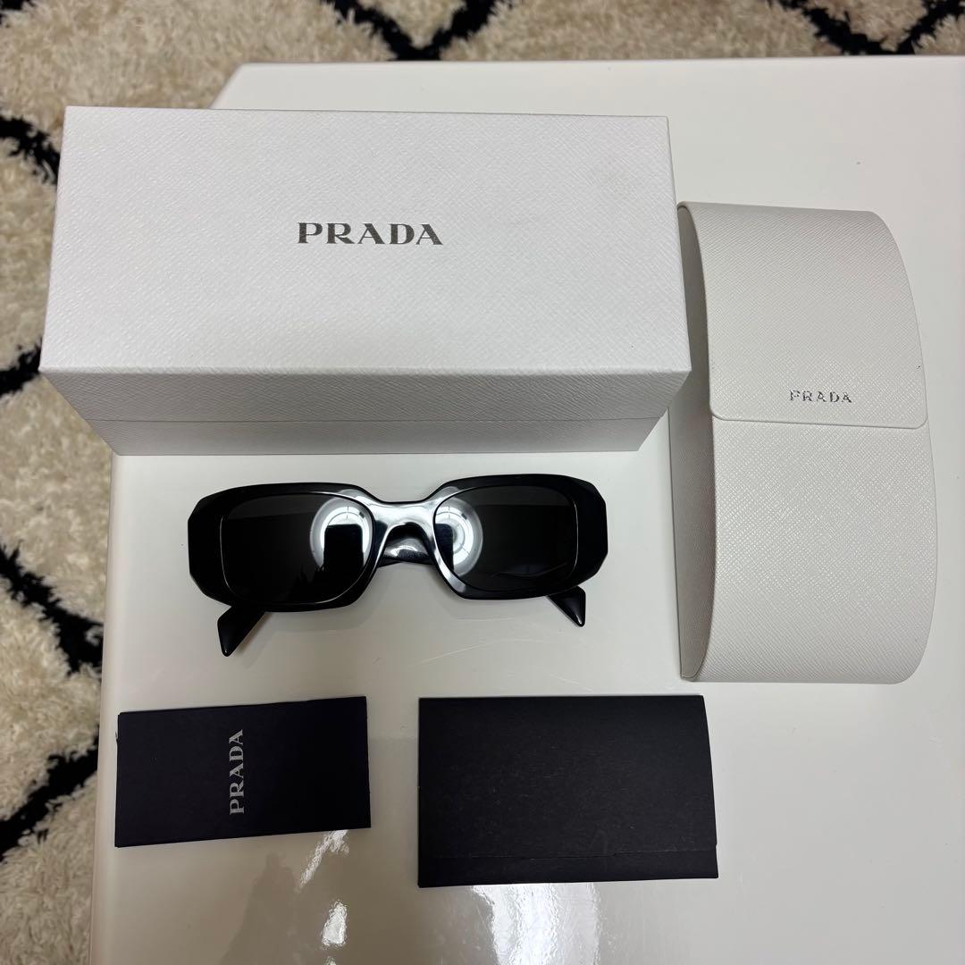 PRADAサングラス