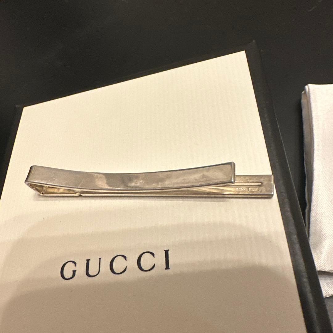 GUCCI シルバー ネクタイピン インフィニティノット