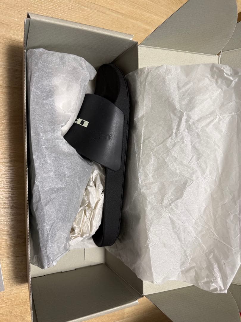 リックオウエンスダークシャドウサンダル