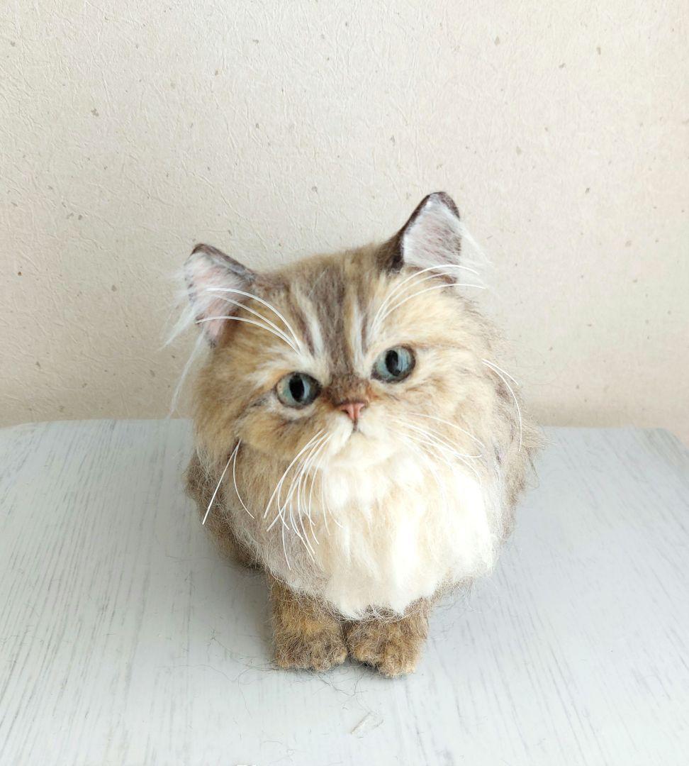 羊毛フェルト　猫(チンチラゴールデン)
