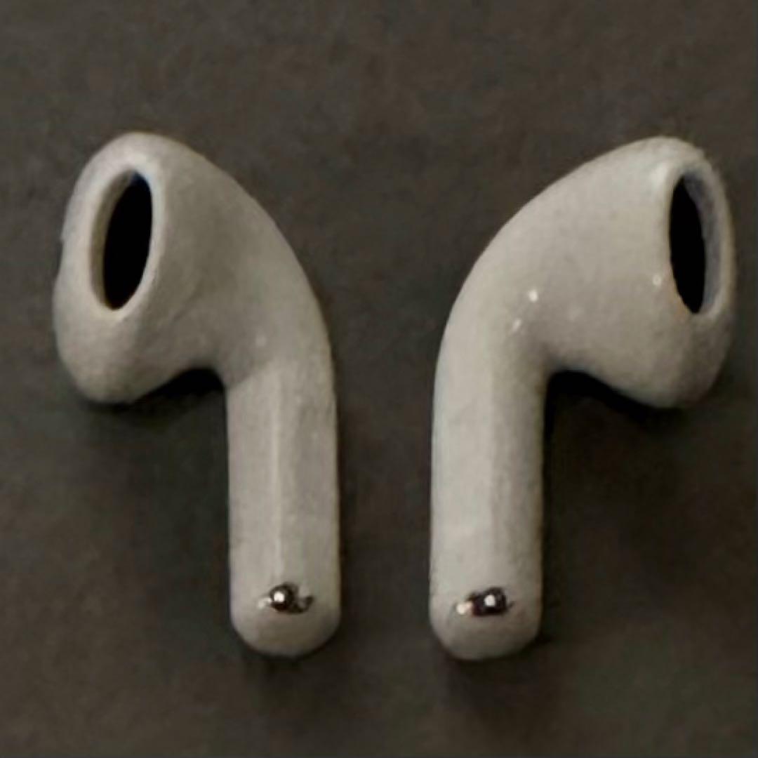  Apple AirPods 4 アクティブノイズキャンセリングモデル 本体