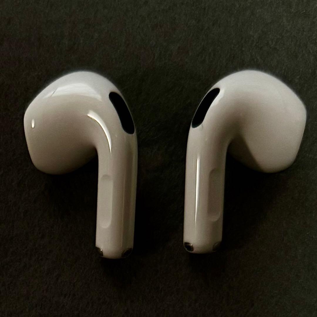  Apple AirPods 4 アクティブノイズキャンセリングモデル 本体