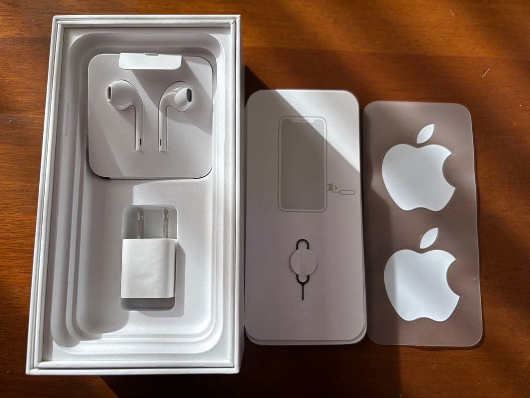 Apple iPhone 11 ホワイト128GB本体と付属品