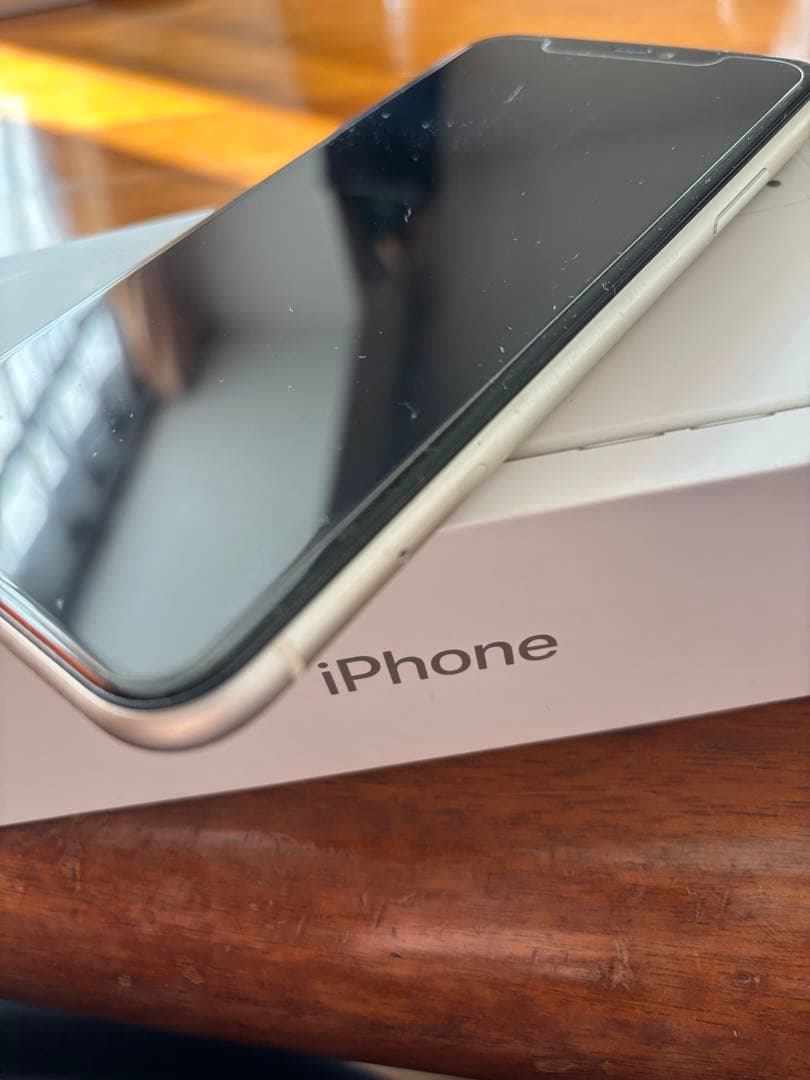 Apple iPhone 11 ホワイト128GB本体と付属品