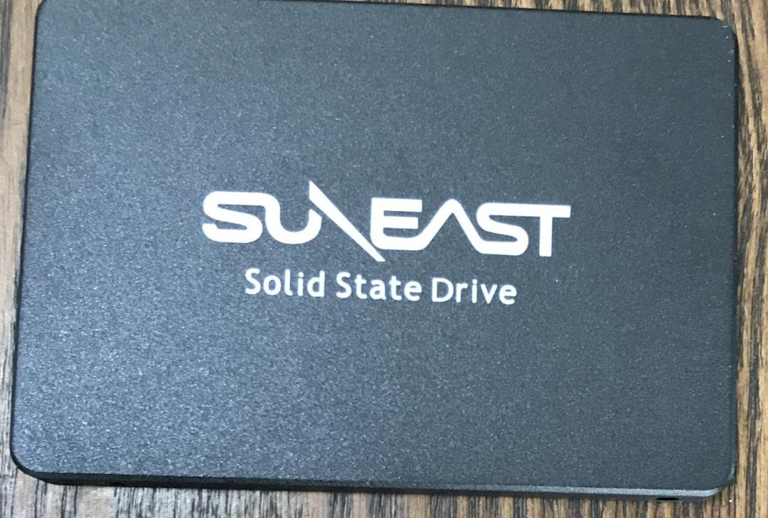 SunEast 内臓 SATA 2.5インチ 2TB SSD 使用0時間