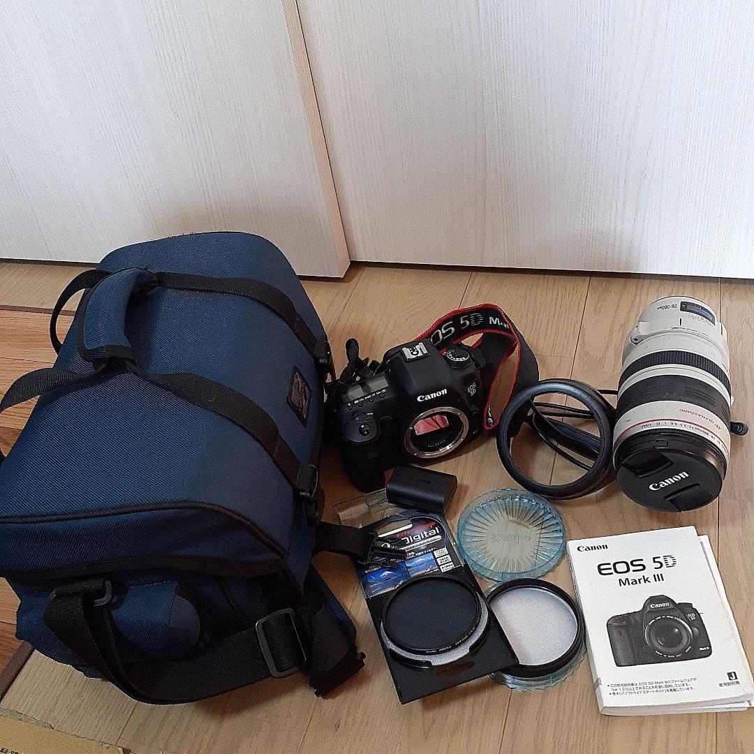 Canon EOS 5D Mark III + EF 28-300mmレンズ
