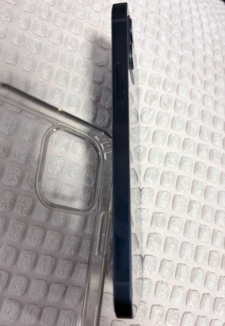 美品★Apple iPhone 12 ブラック 64GB フィルム、ケース付