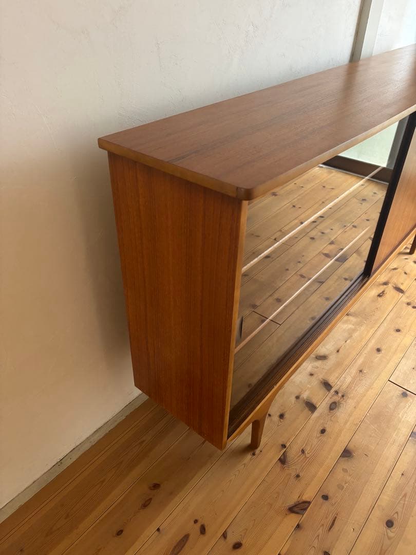 北欧ヴィンテージ　チーク　ガラスサイドボード