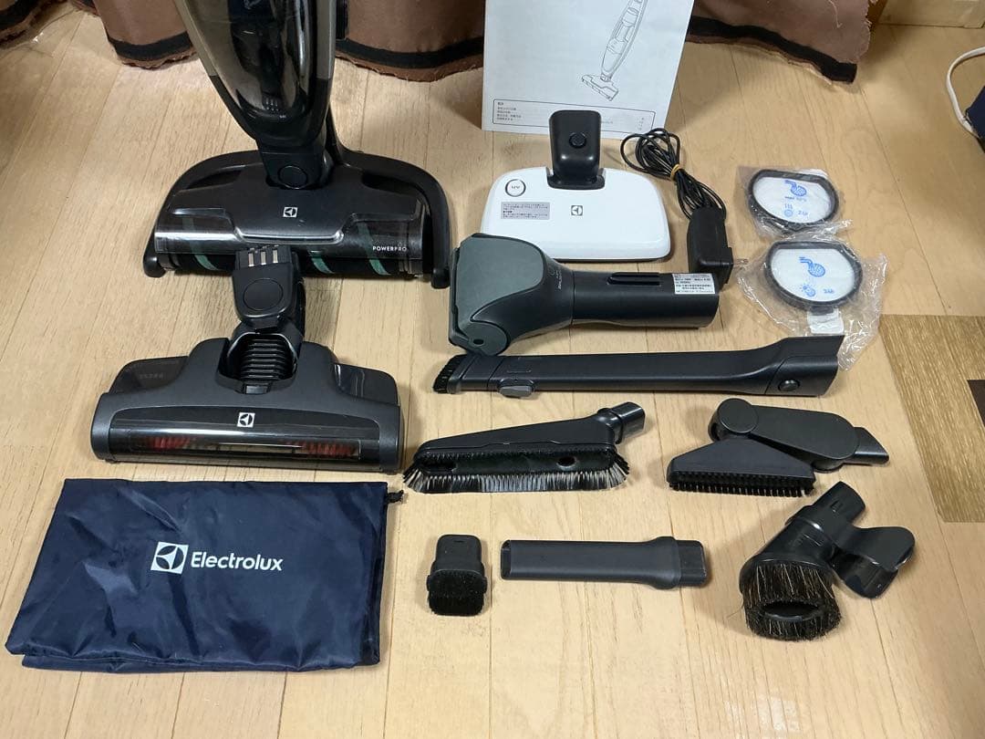 エレクトロラックス　スティッククリーナー PURE Q9 5年保証付き！