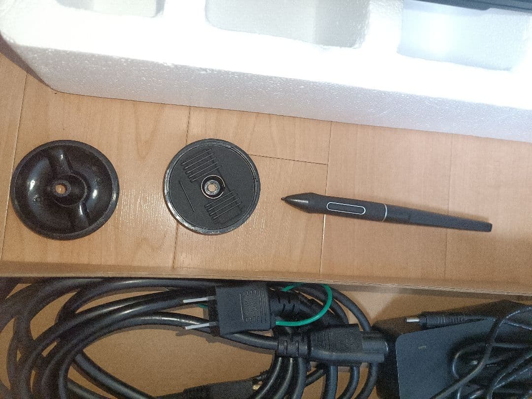 HUION KAMVAS 22 Plus 液タブ