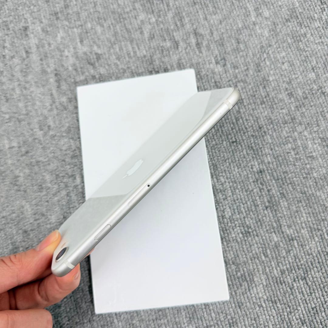 iPhone SE 第3世代 256GB スターライト SIMフリー