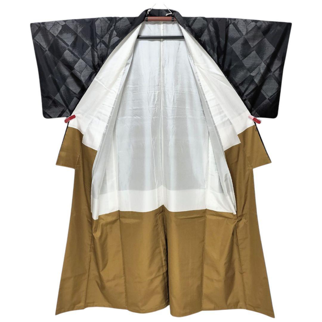 【本場大島紬】 斜め格子模様 菱　ダイヤ　正絹　カジュアル　黒　織り　紬　美品