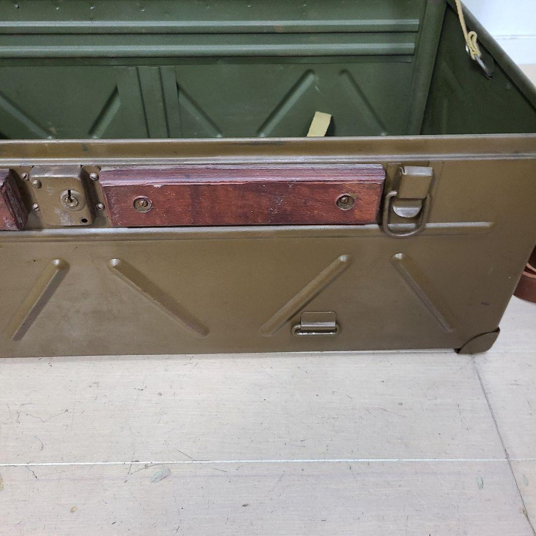 く*ま様 旧日本軍 将校用トランク 金属製 当時物