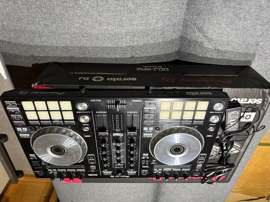Pioneer DJ DDJ-SR2 コントローラー