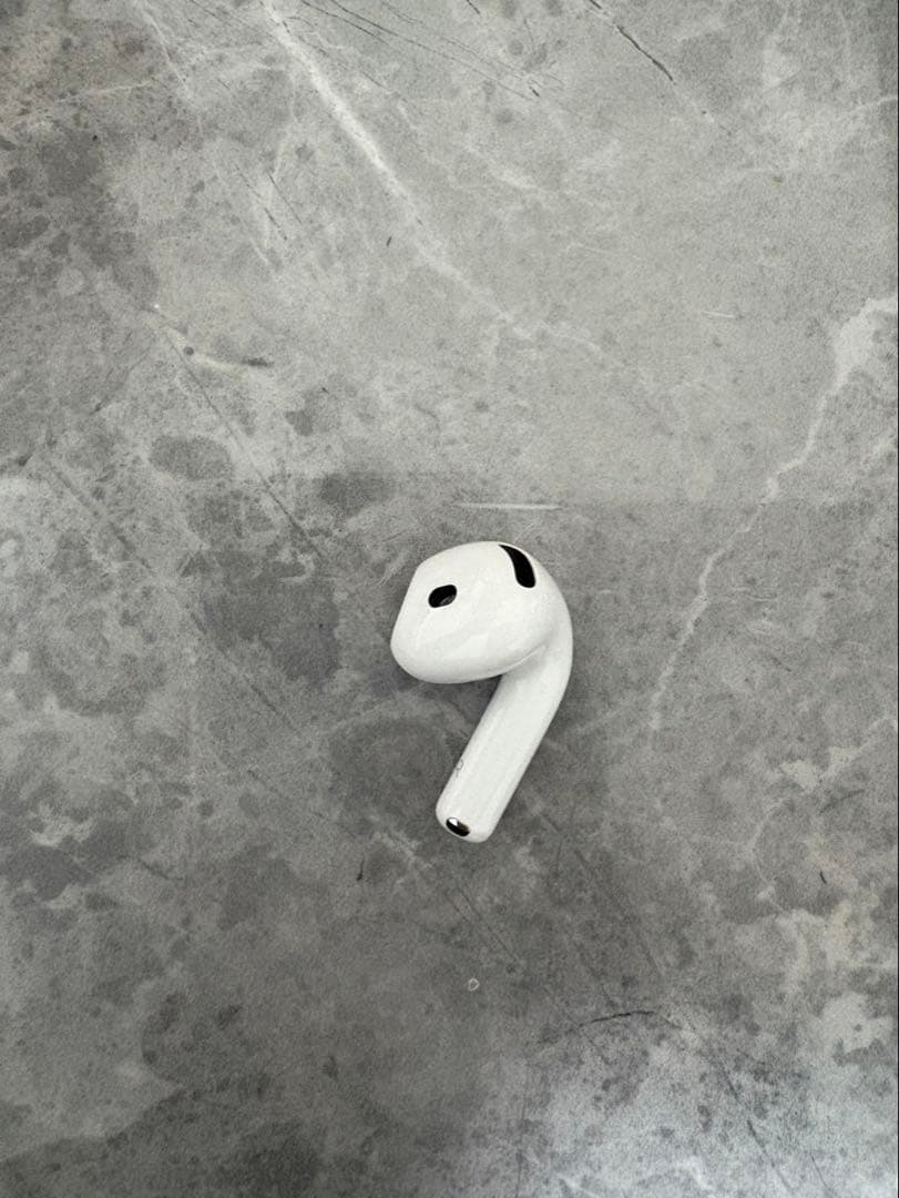 AirPods4 ノイズキャンセリング付き　右耳