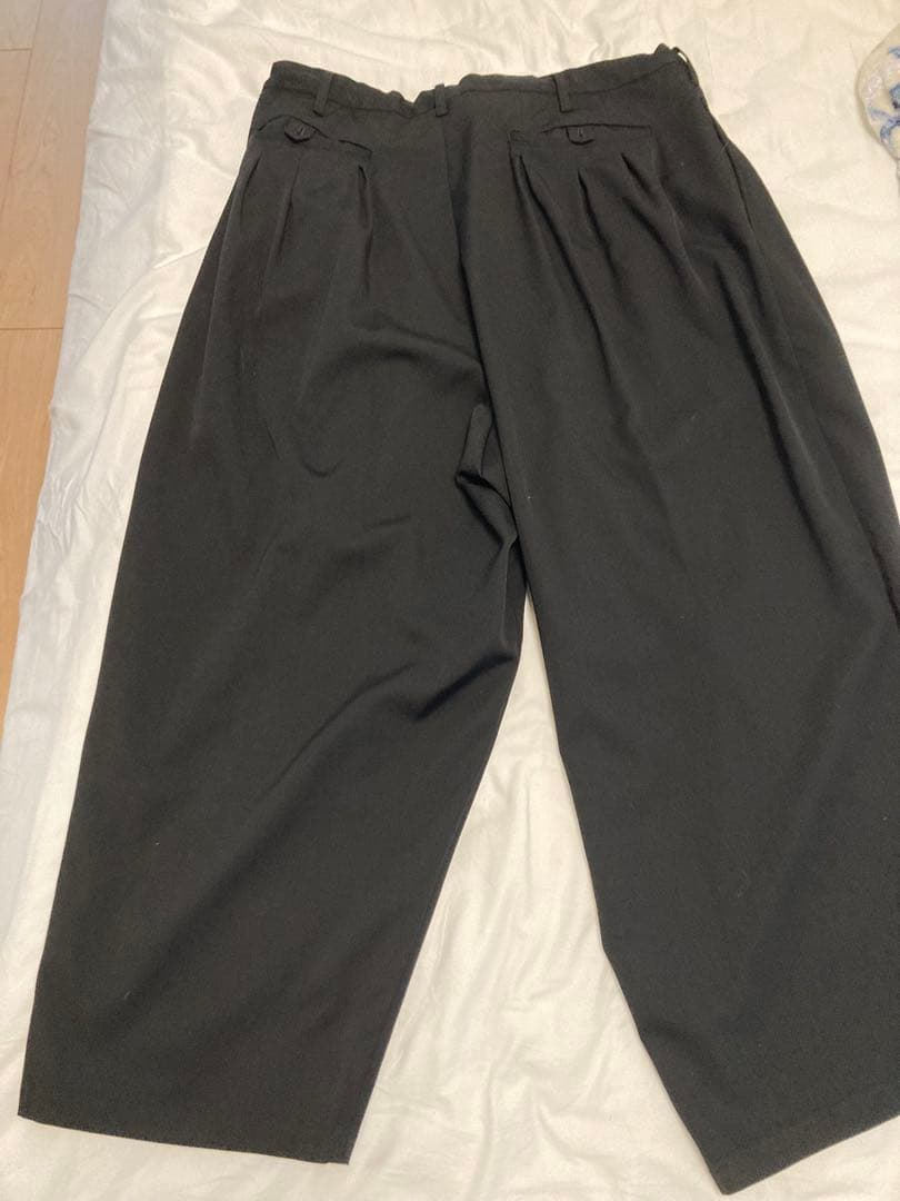 ヨウジヤマモトプールオム12本タックパンツ HJ-P39-100