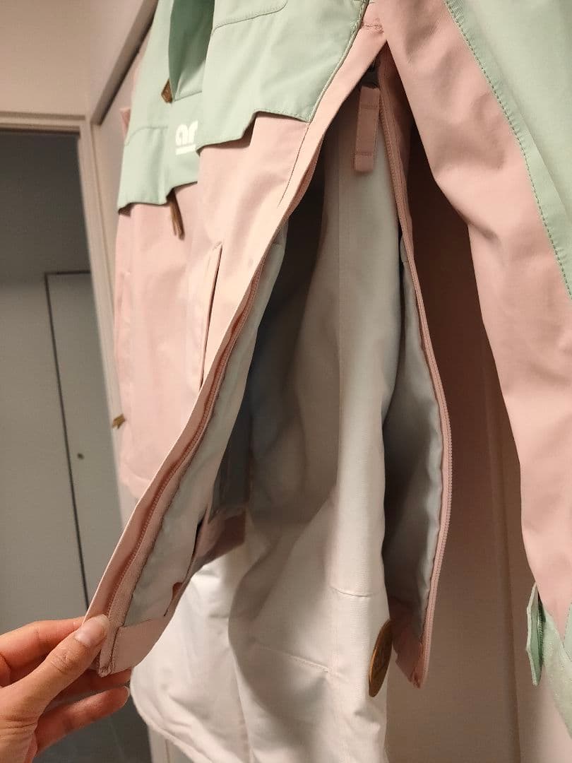 【エーアールジー　スノーボードウェア　レディースM　上下＋グローブ 3点セット】